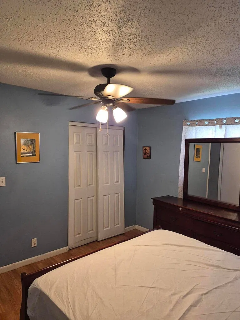 1001 SW 74th Ave — Photo 1