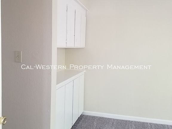 4th image of 880 Willow St APT 4