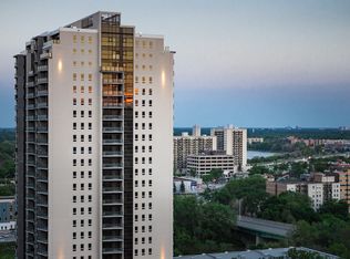 300 Assiniboine, Winnipeg, MB R3C 0T1
