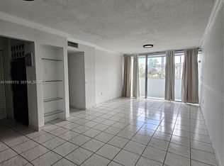 Pinebark, Miami, FL 33172
