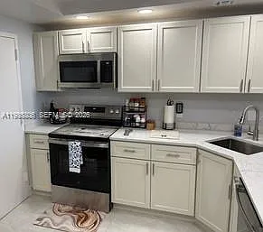 427 Golden Isles Dr #10D — Photo 10