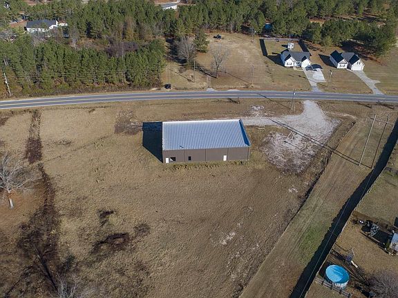 3rd image of 699 Wildwood Ln