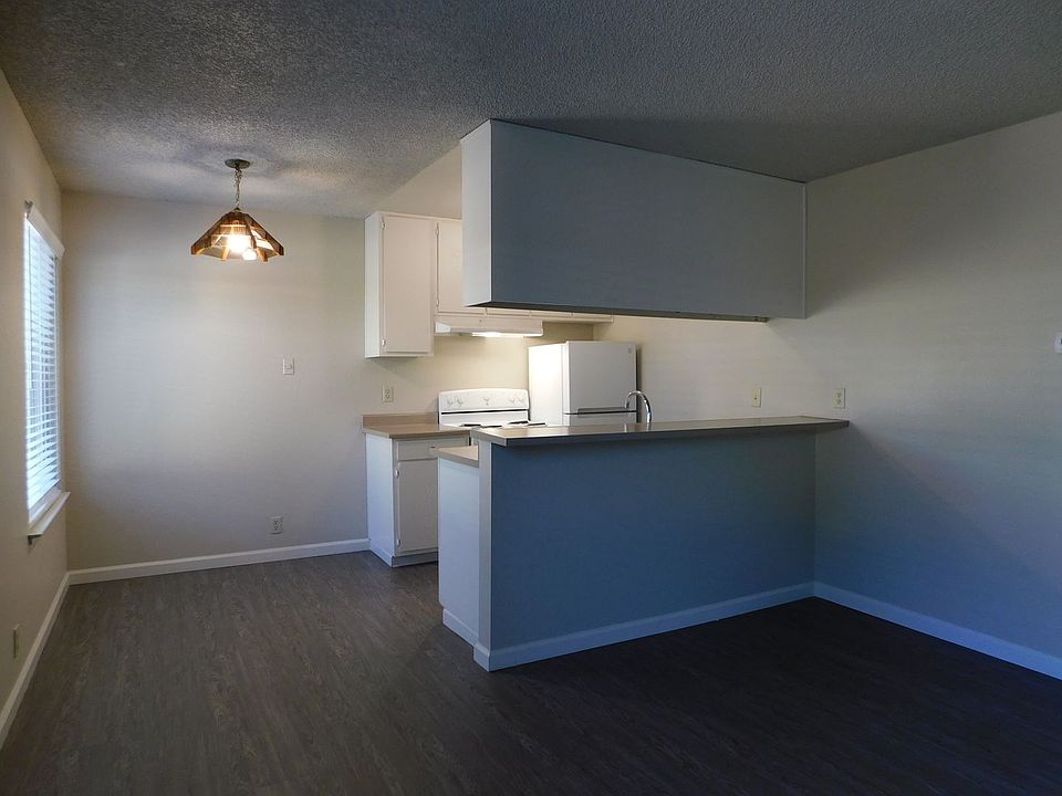 1st image of 2114 H St #95e928c2c