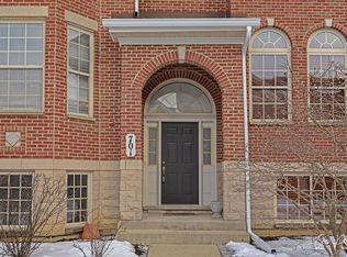 701 Prestwick Ln, Wheeling, IL 60090