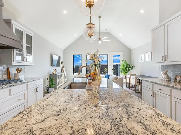 2214 Rook Dr, Dallas, TX 75211