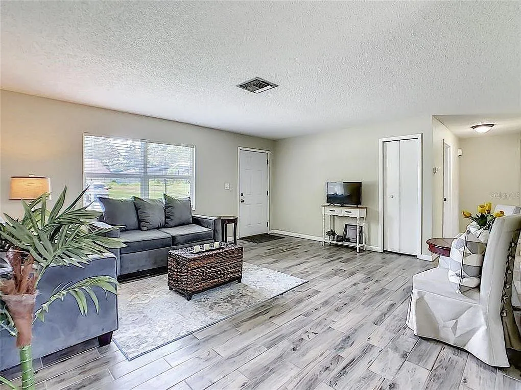 2 bed, 1008 sqft, $1,550 — Photo 4