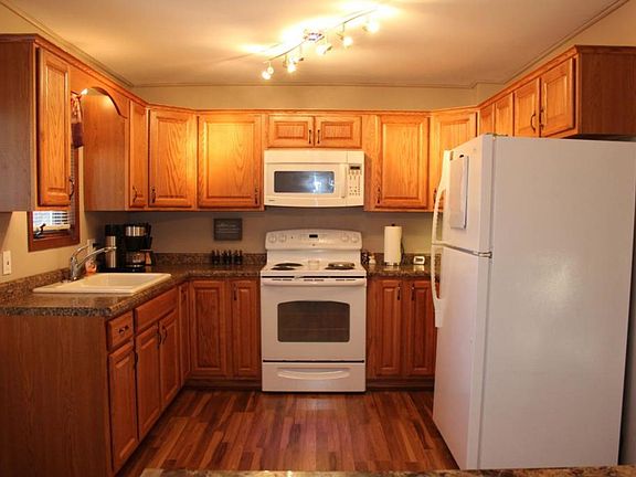 4th image of 440 30th Ave N