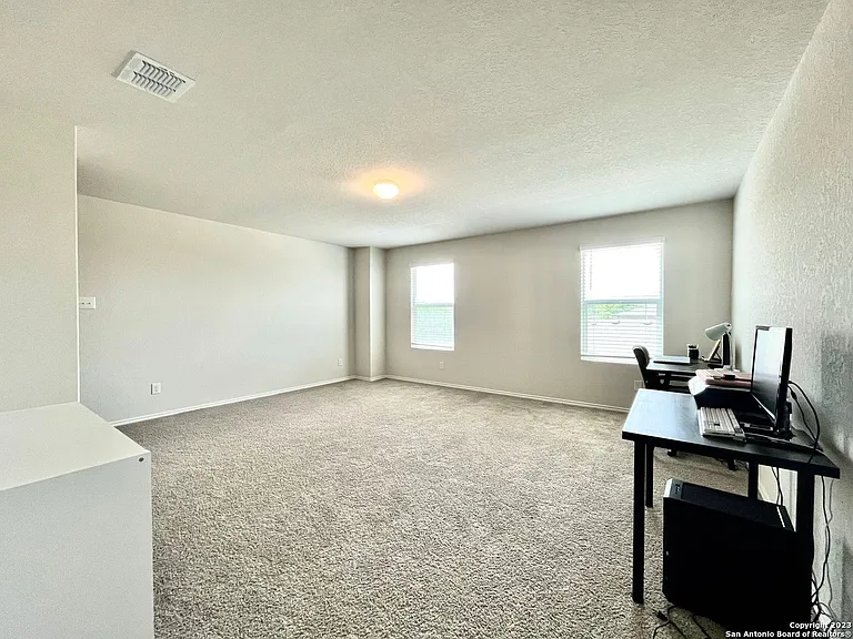 2526 Wentwood Run — Photo 3