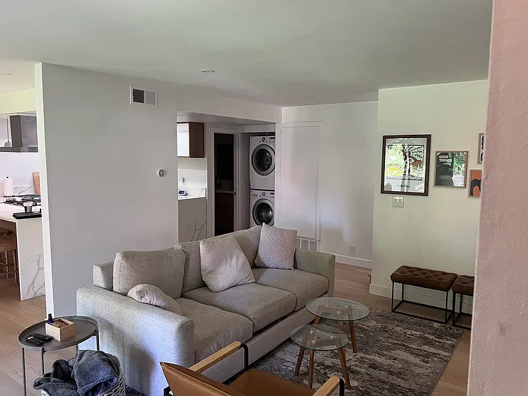 19105 Shoreline Ln #8 — Photo 2