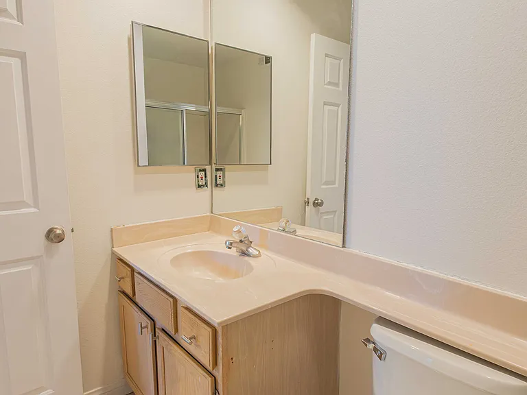 1131 Campbell St #211 — Photo 29