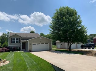 3422 Gray Fox Ln, Allegan, MI 49010
