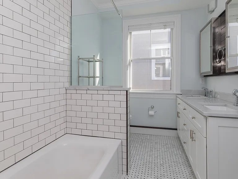 27 Howland St #Penthouse 1 — Photo 18
