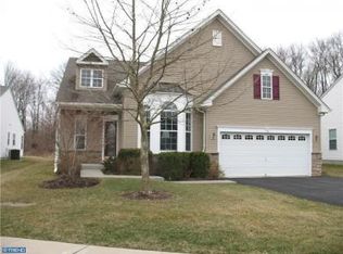 29 Lexington Dr, Pennington, NJ 08534