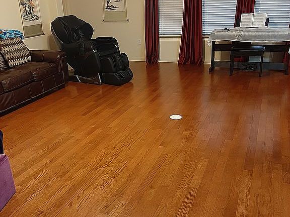 3rd image of 106 Heritage Oak Ct