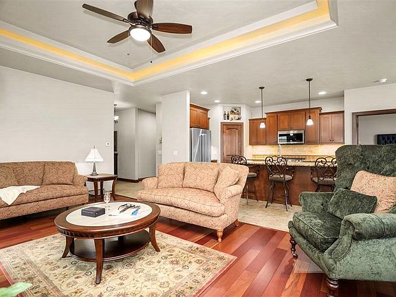 4th image of 1345 Prairie Lake Cir Unit 6