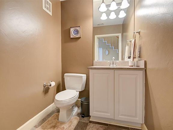 4th image of 2520 Robinhood St APT 1211