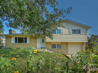 14 James Cir, Longmont, CO 80501