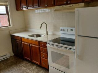 4885 Washington St APT 3, West Roxbury, MA 02132