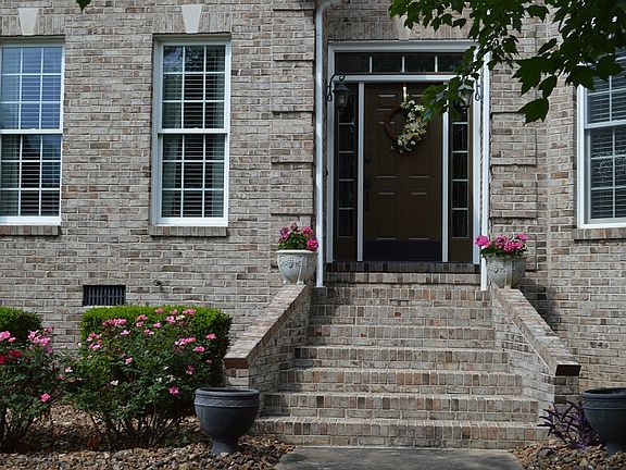 2nd image of 949 Franklin Heights Dr