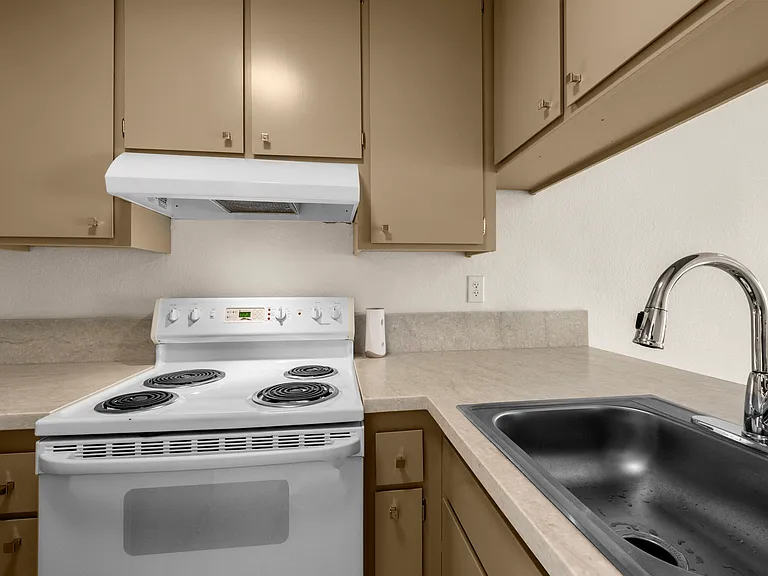 5607 Walnut Ave #9 — Photo 11