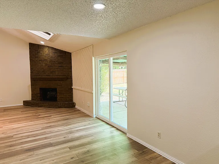 6406 Willow Springs Dr — Photo 9