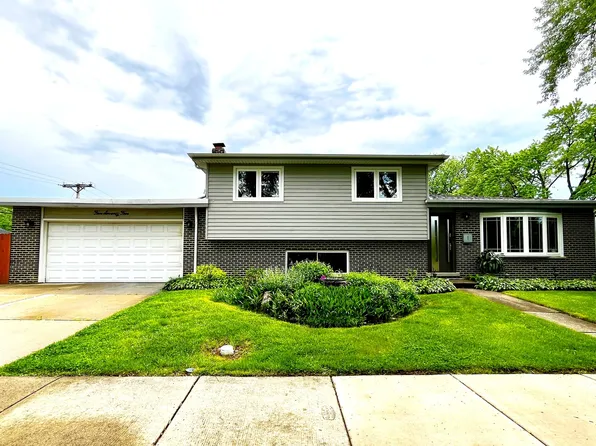 575 W Diversey Ave, Addison, IL 60101