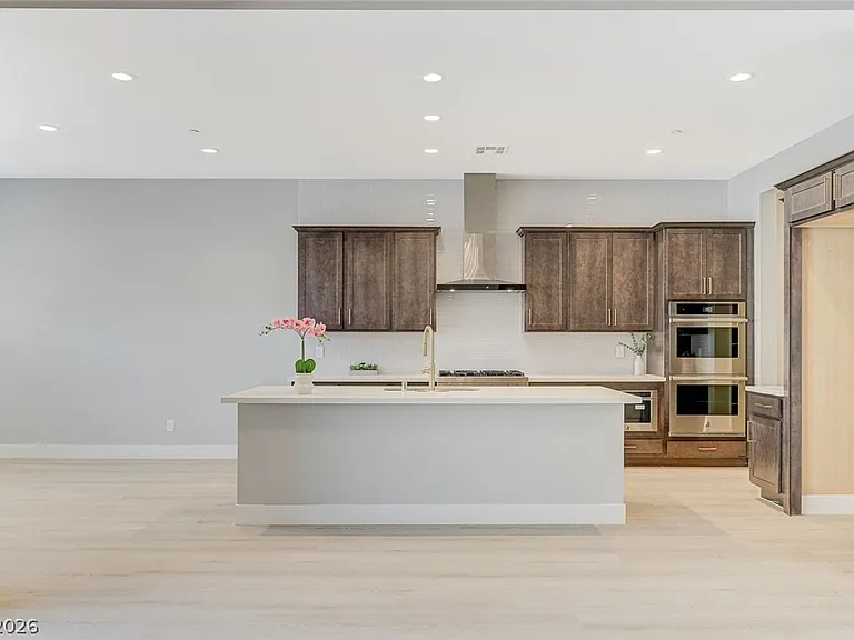 131 Robledo St — Photo 16