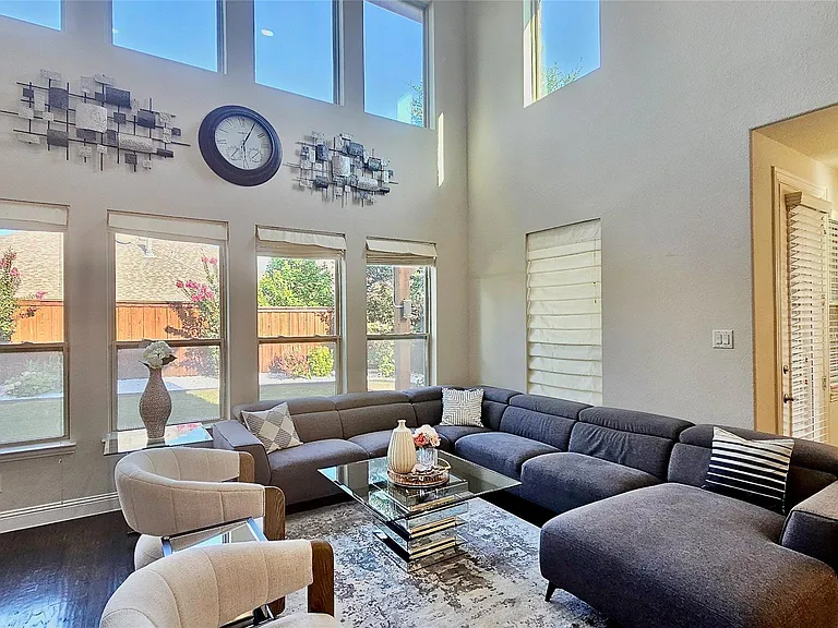 7324 Clementine Dr — Photo 9