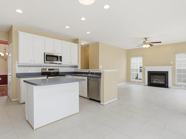 341 Bullskin St — Photo 9