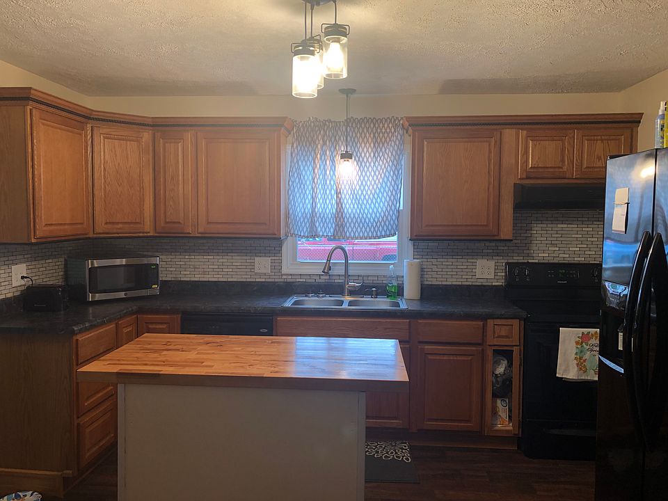 2nd image of 135 Floral Ave