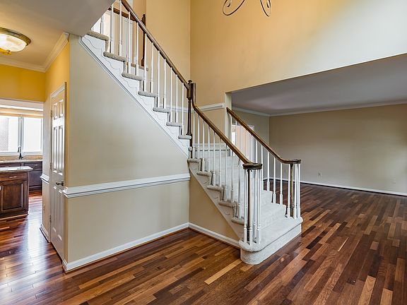 3rd image of 498 Alabama Dr