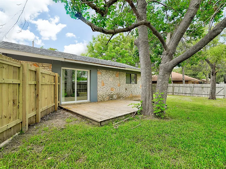 1806 Dixie Ln — Photo 20