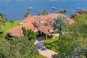4 bed, 4.5 bath, 3627 sqft, $22,500 — Photo 1