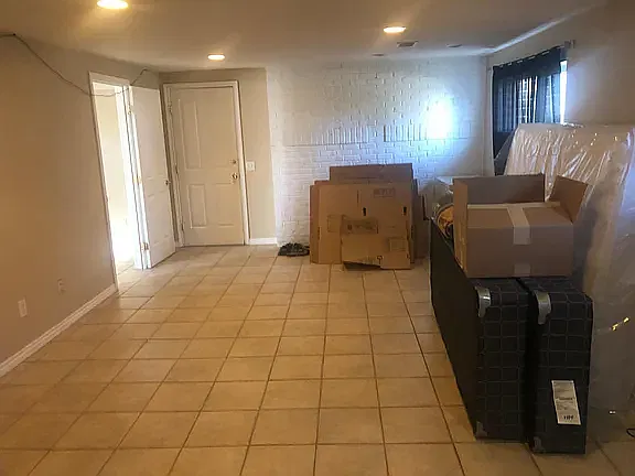 4 bed, 1700 sqft, $3,200 — Photo 2