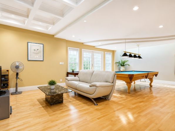 6 bedroom rental in Vancouver — photo 3