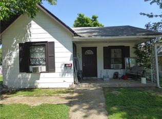 829 S Hardy Ave, Independence, MO 64053