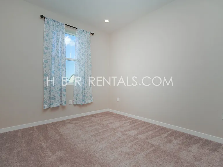1038 Osprey Dr — Photo 25