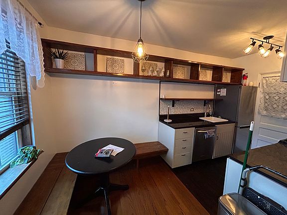 4th image of 1113 Holley Ct #401