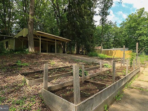 3rd image of 356 Laurel Ln