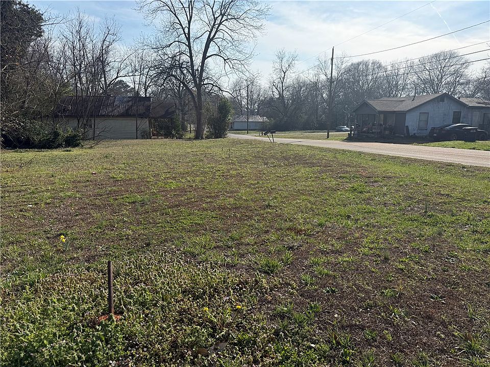 1st image of 617 Auburn Pl