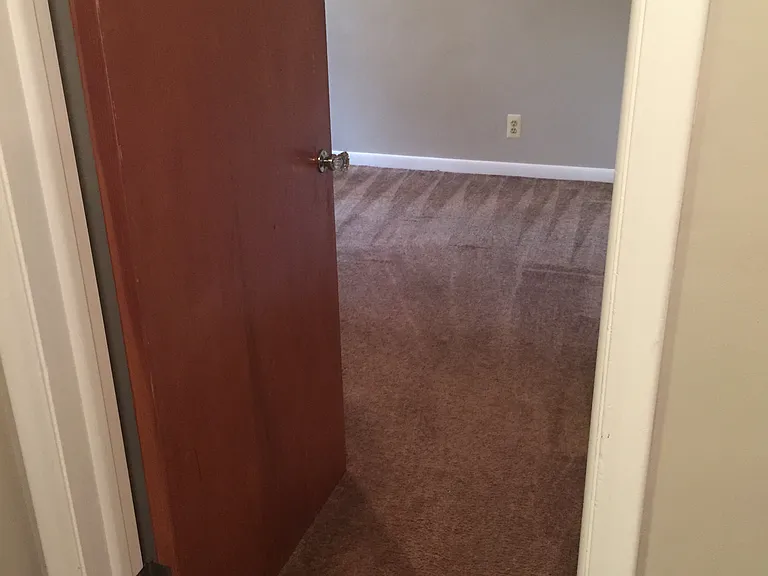 429 E Jarvis Ave — Photo 34