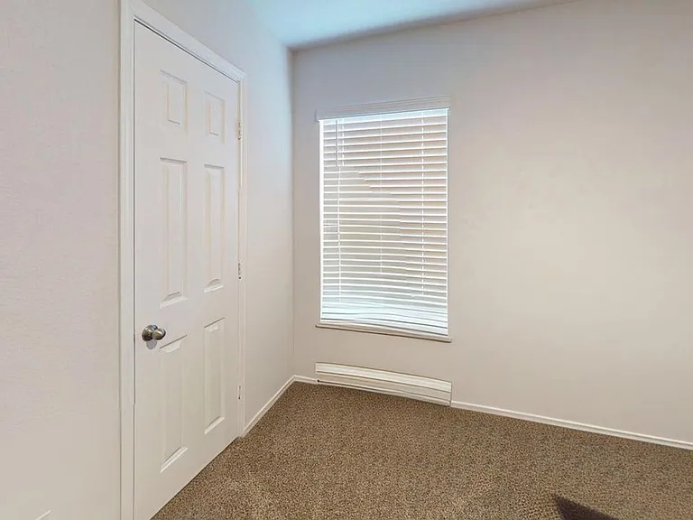 10016 Avendesora Rd — Photo 16