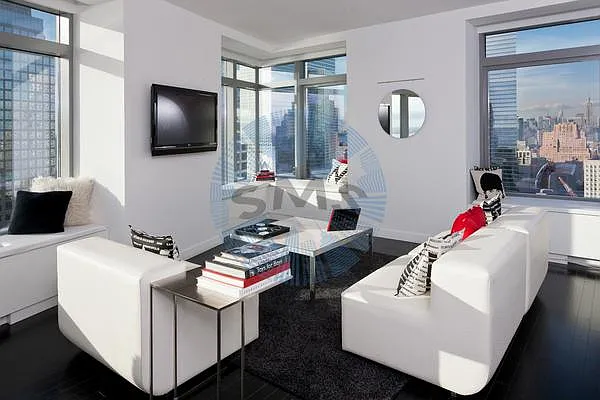 Rented by Space Marketing Shop | media 58