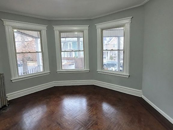 4th image of 69 Farley Ave #1L