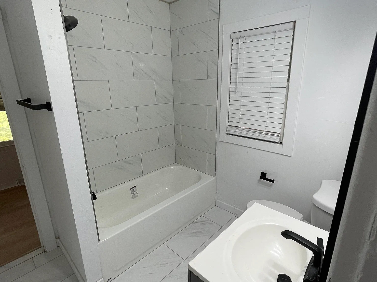 3 bed, 1.5 bath, 1300 sqft, $1,700 — Photo 4
