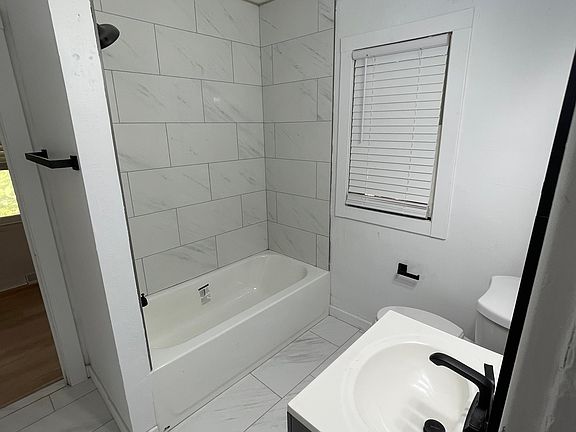 4th image of 1016 S Cedar Ave