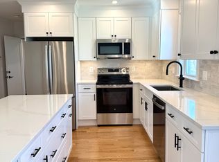 34 Saint Joseph Ave APT 1, Norwood, MA 02062