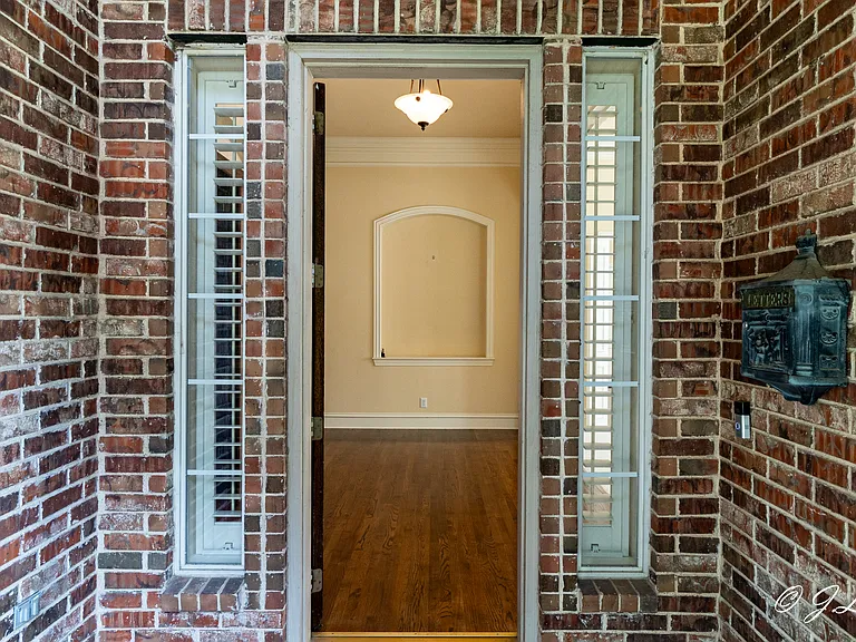 1053 Sir Lancelot Cir — Photo 2