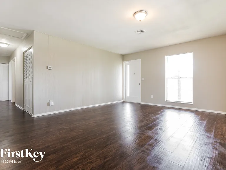 19061 Cochran Blvd — Photo 3