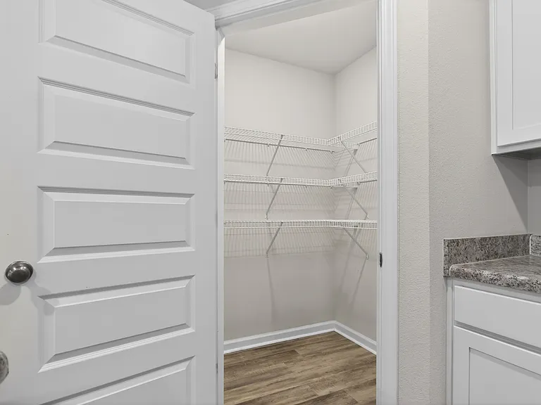 6817 Interlachen Ln — Photo 27
